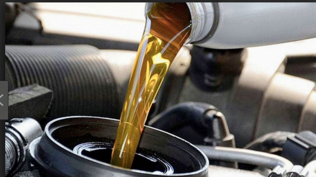 Things to consider when selecting the best car engine oil